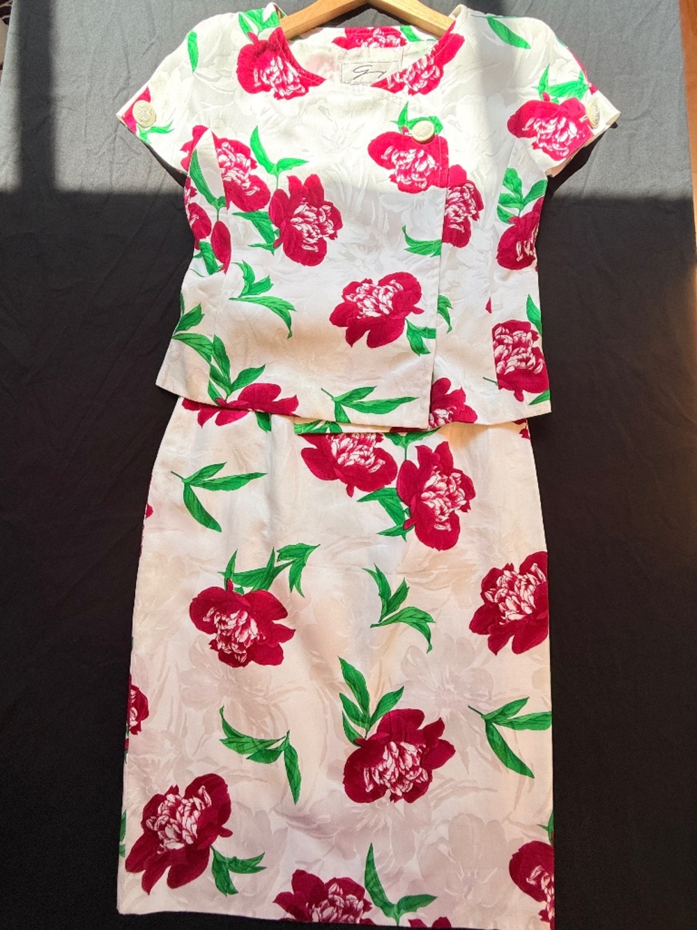 Vintage Genny matching white top and midi skirt with red peonies.